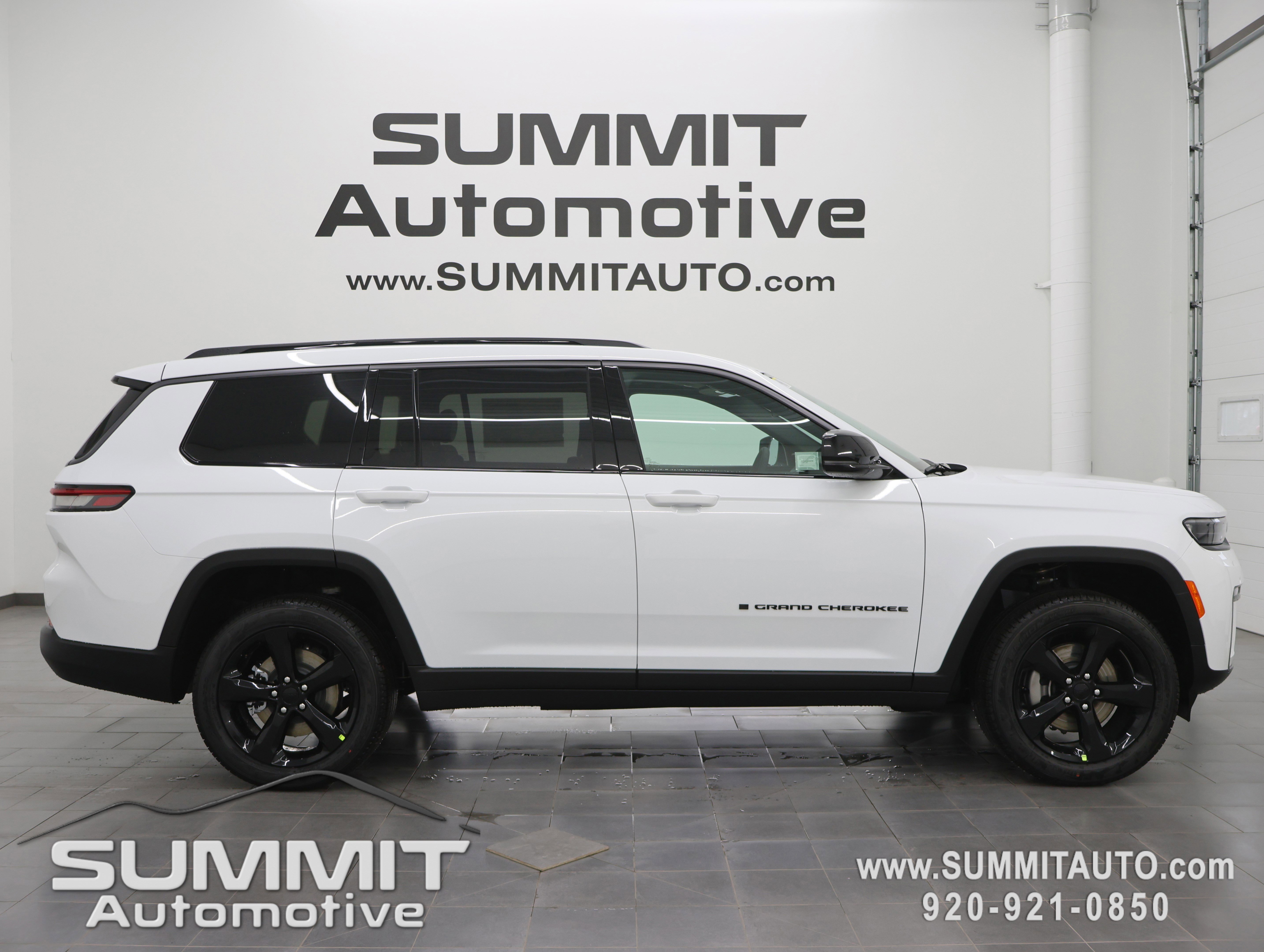 New 2026 Jeep Grand Cherokee L Limited image 1