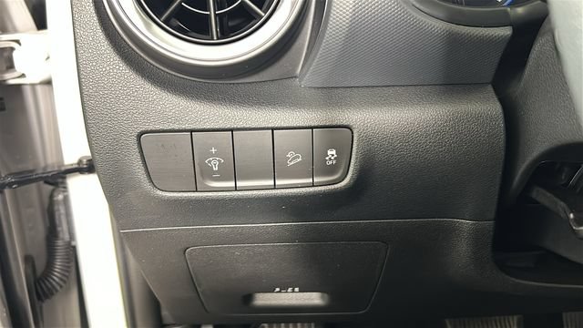 Certified 2023 Hyundai Kona SEL AWD/4WD image 19