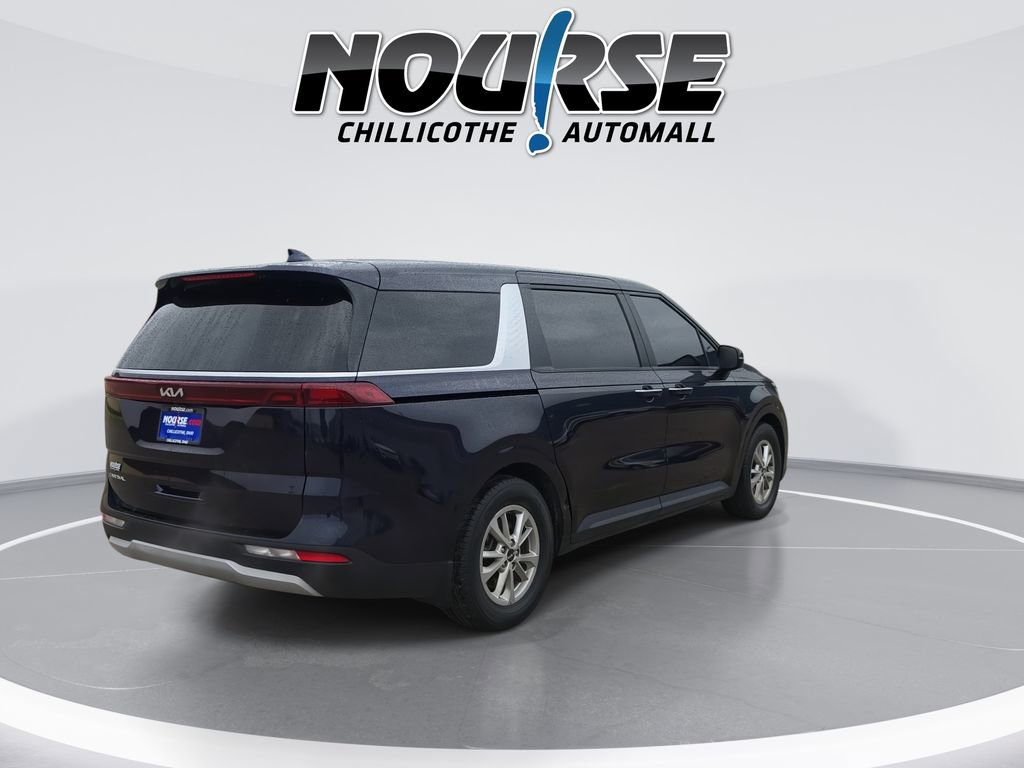 Used 2023 Kia Carnival LX FWD image 8