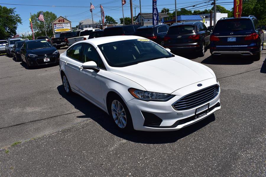 Used 2020 Ford Fusion SE image 4