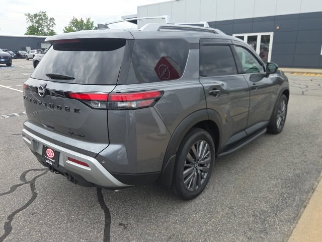 Used 2025 Nissan Pathfinder SL w/ SL Premium Package AWD/4WD image 4