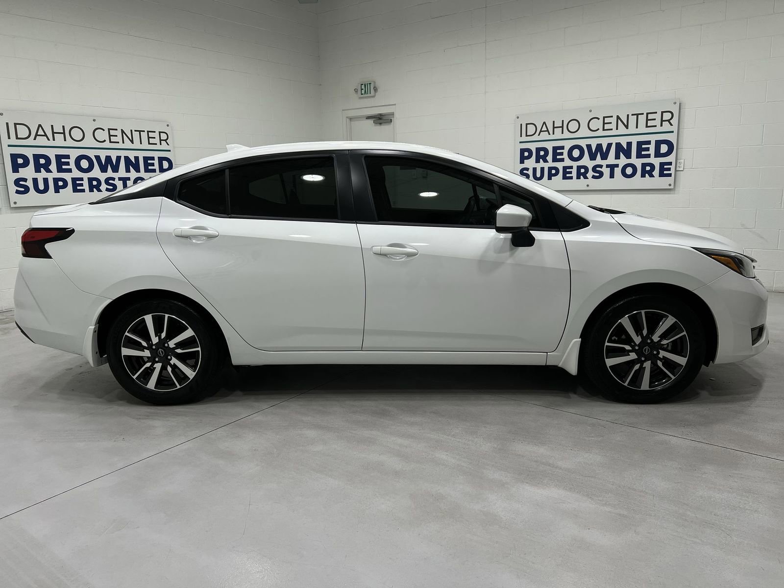 Used 2025 Nissan Versa SV w/ Trunk Package image 9