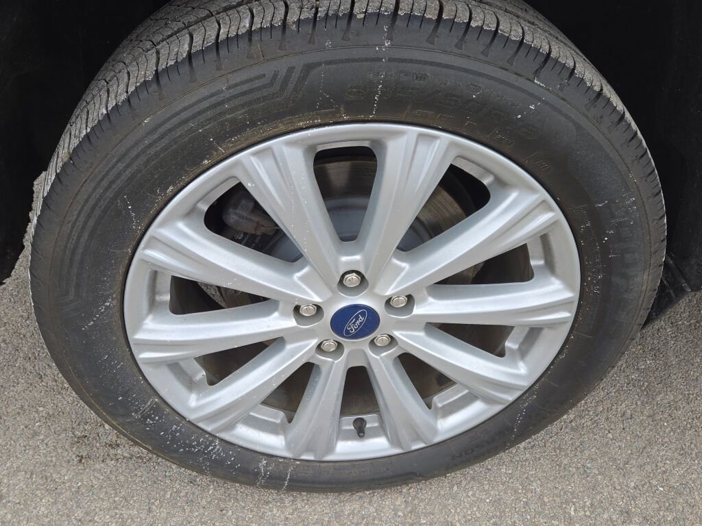 Used 2019 Ford Escape SEL image 13