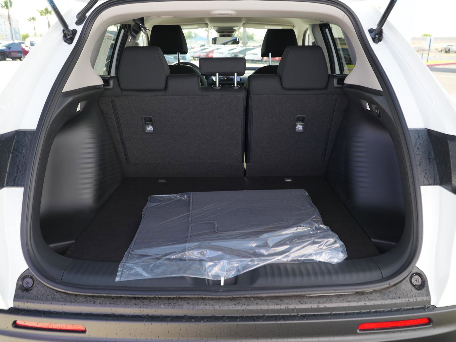 New 2026 Honda HR-V LX image 8