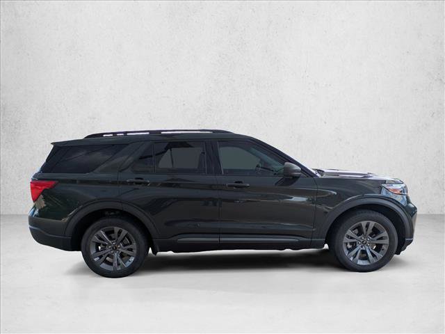 Used 2021 Ford Explorer XLT w/ Equipment Group 202A image 4