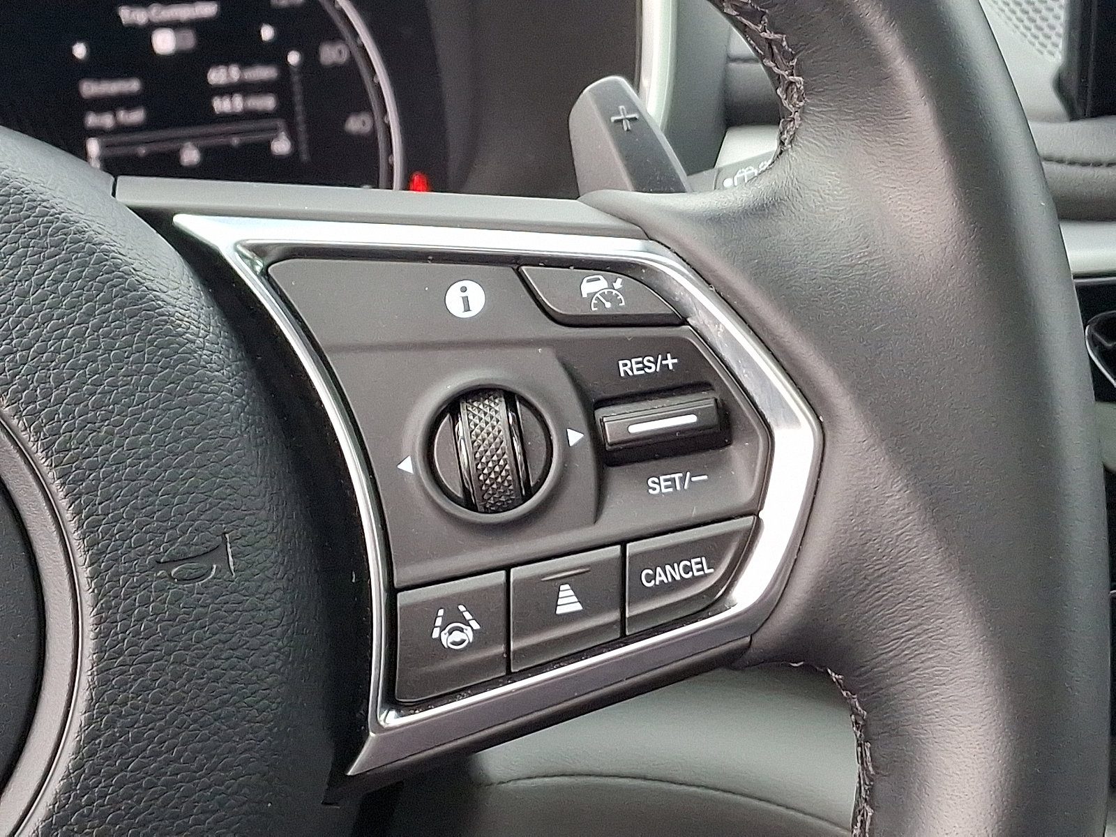 Certified 2025 Acura MDX w/ Technology Package image 24