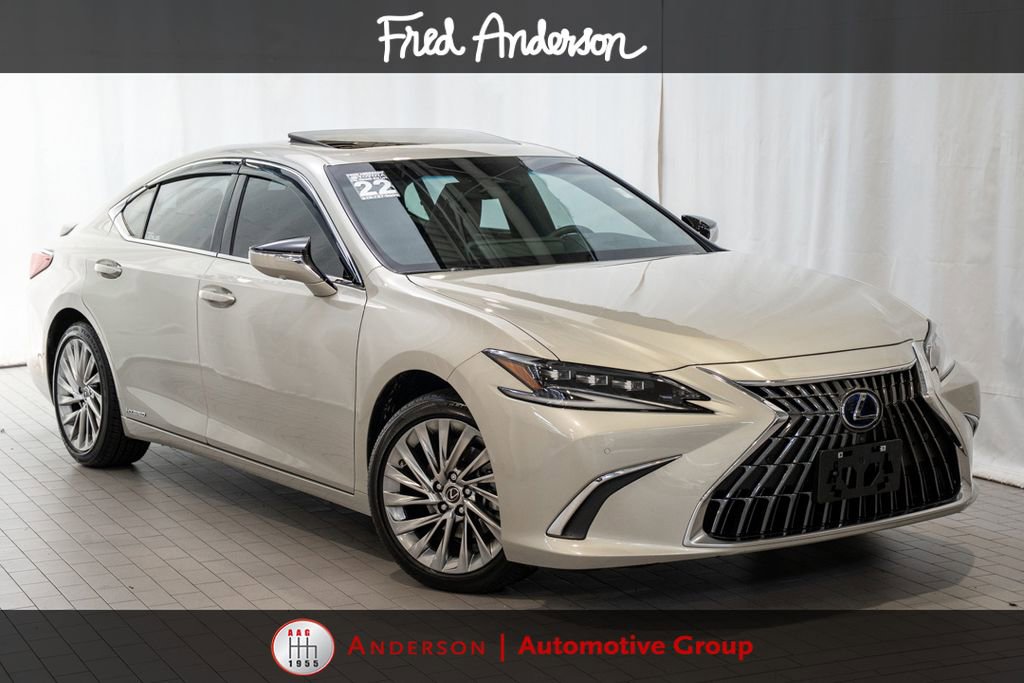 Used 2022 Lexus ES 300h Ultra Luxury w/ Accessory Package 2 FWD image 1