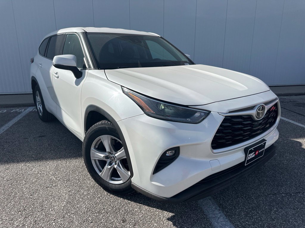 Used 2021 Toyota Highlander LE AWD/4WD image 10