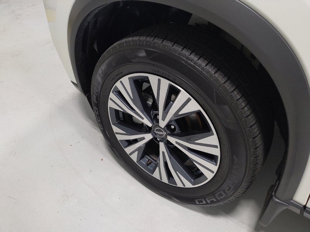 Used 2023 Nissan Rogue SV AWD/4WD image 31