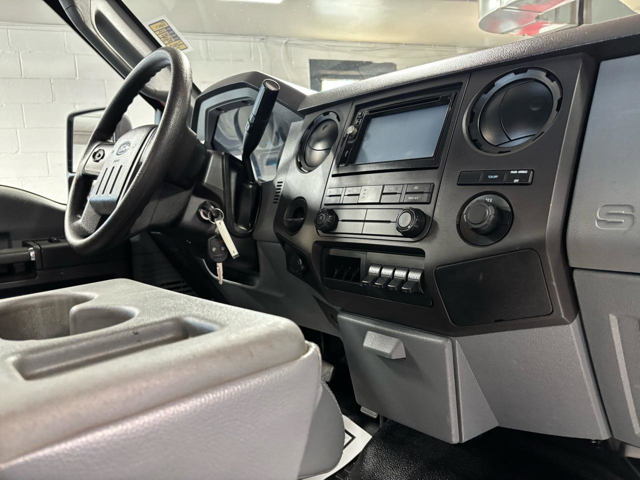 Used 2015 Ford F350 XL w/ Power Equipment Group image 18