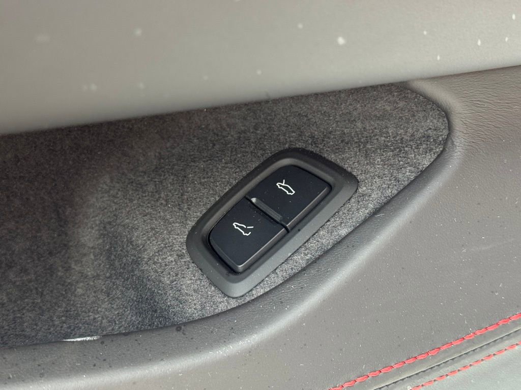 Used 2023 Chevrolet Corvette Stingray w/ Z51 Performance Package image 43