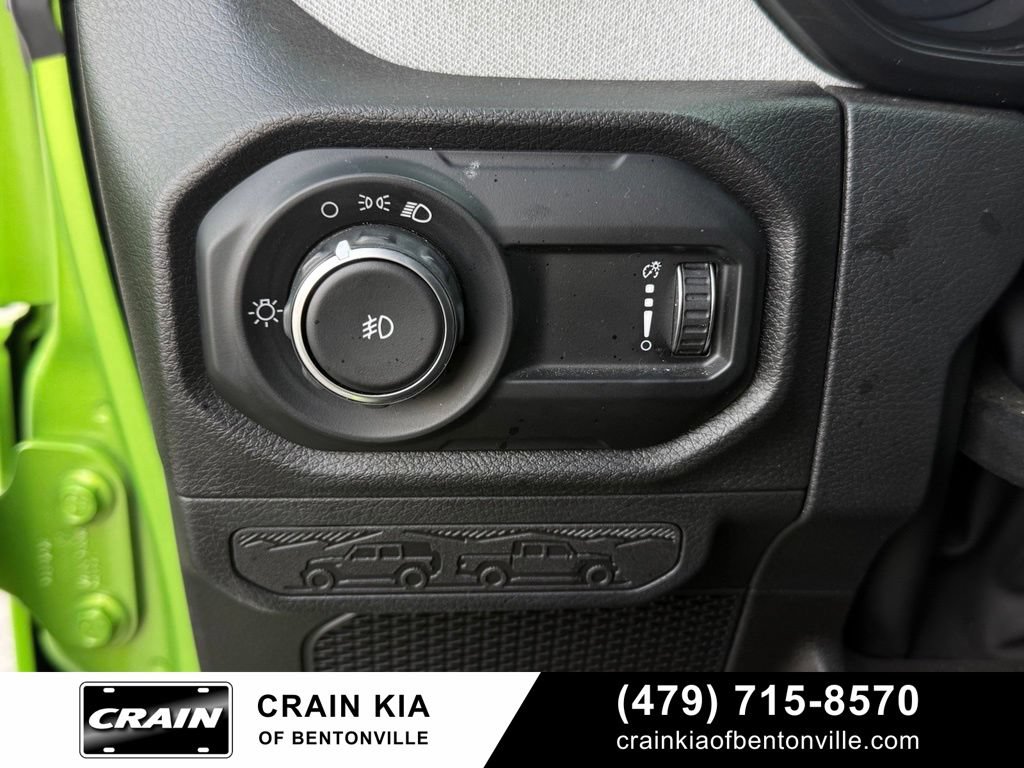 Used 2025 Jeep Wrangler Sport AWD/4WD image 12