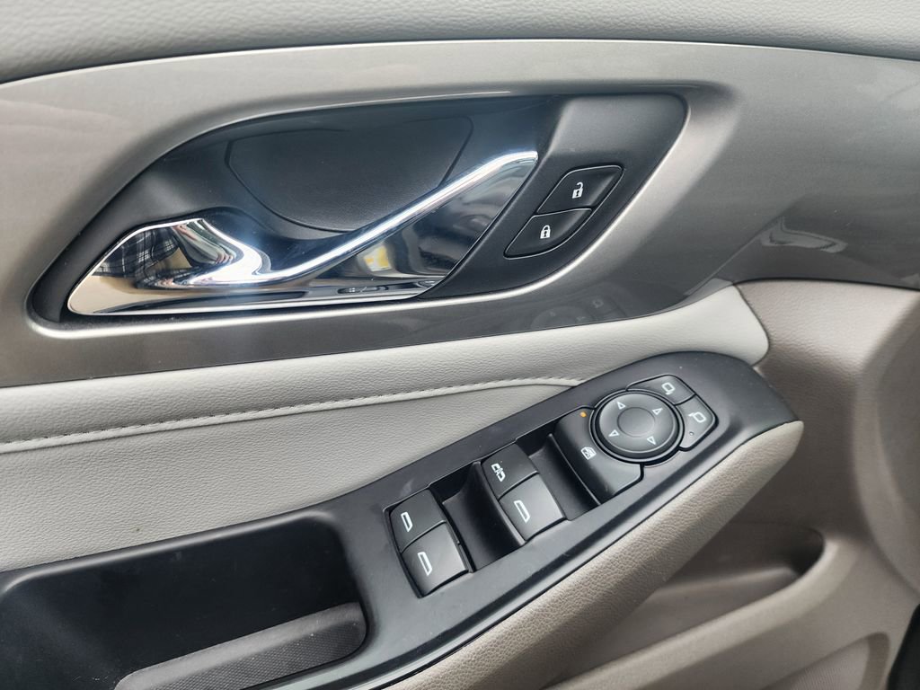 Used 2018 Chevrolet Traverse LT w/ LPO, Floor Liner Package image 30