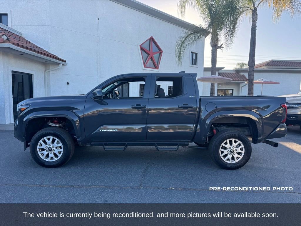 Used 2025 Toyota Tacoma SR5 AWD/4WD image 2
