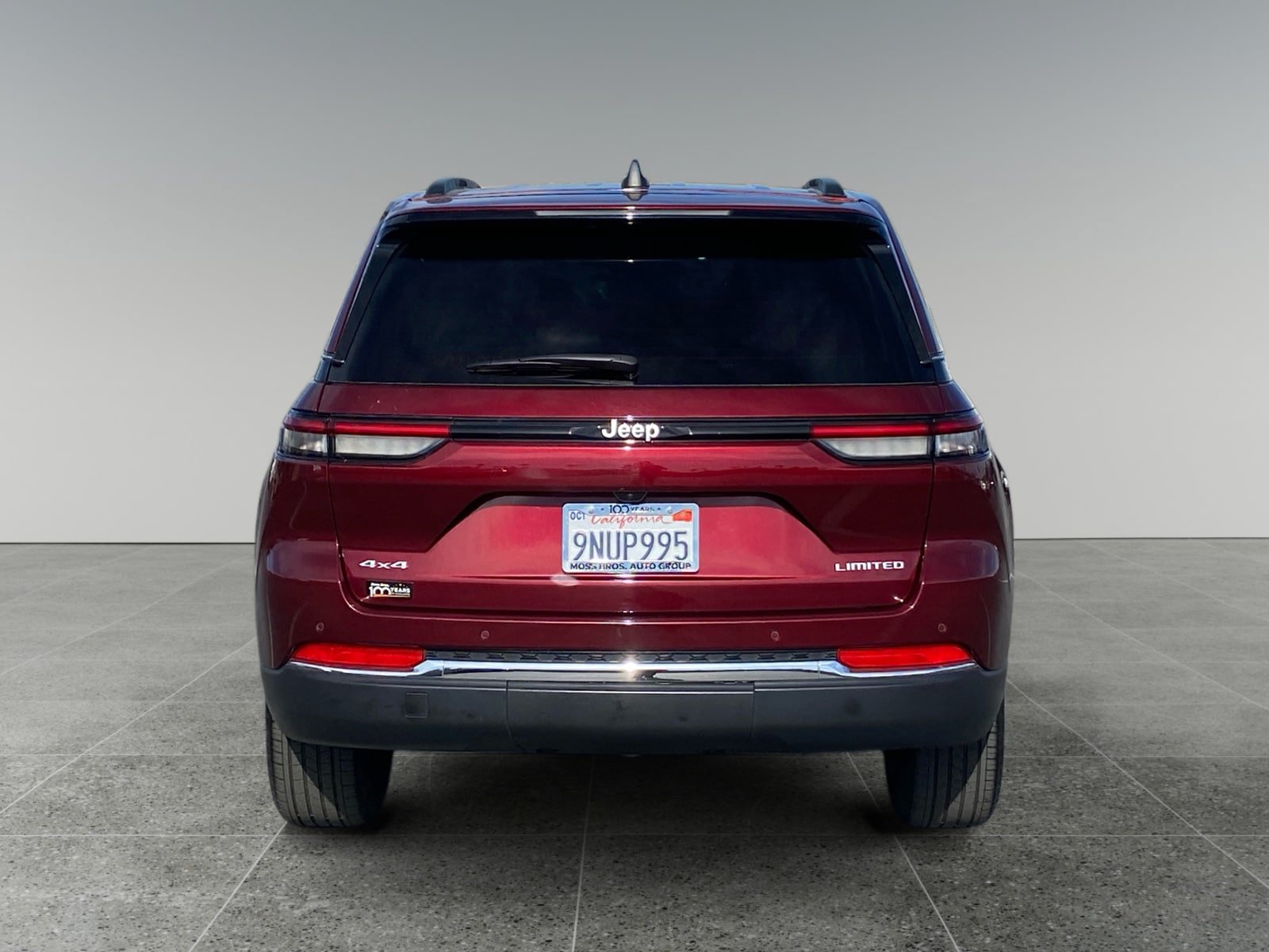 Used 2024 Jeep Grand Cherokee Limited AWD/4WD image 4