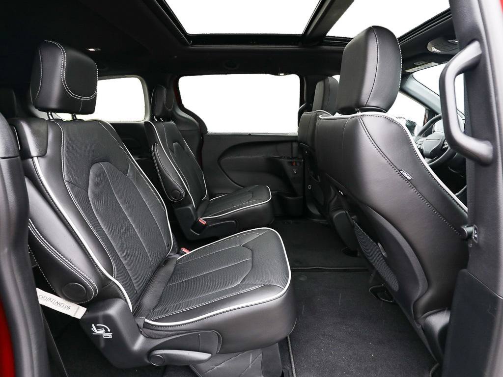 New 2027 Chrysler Pacifica Limited w/ S Appearance Package AWD/4WD image 21