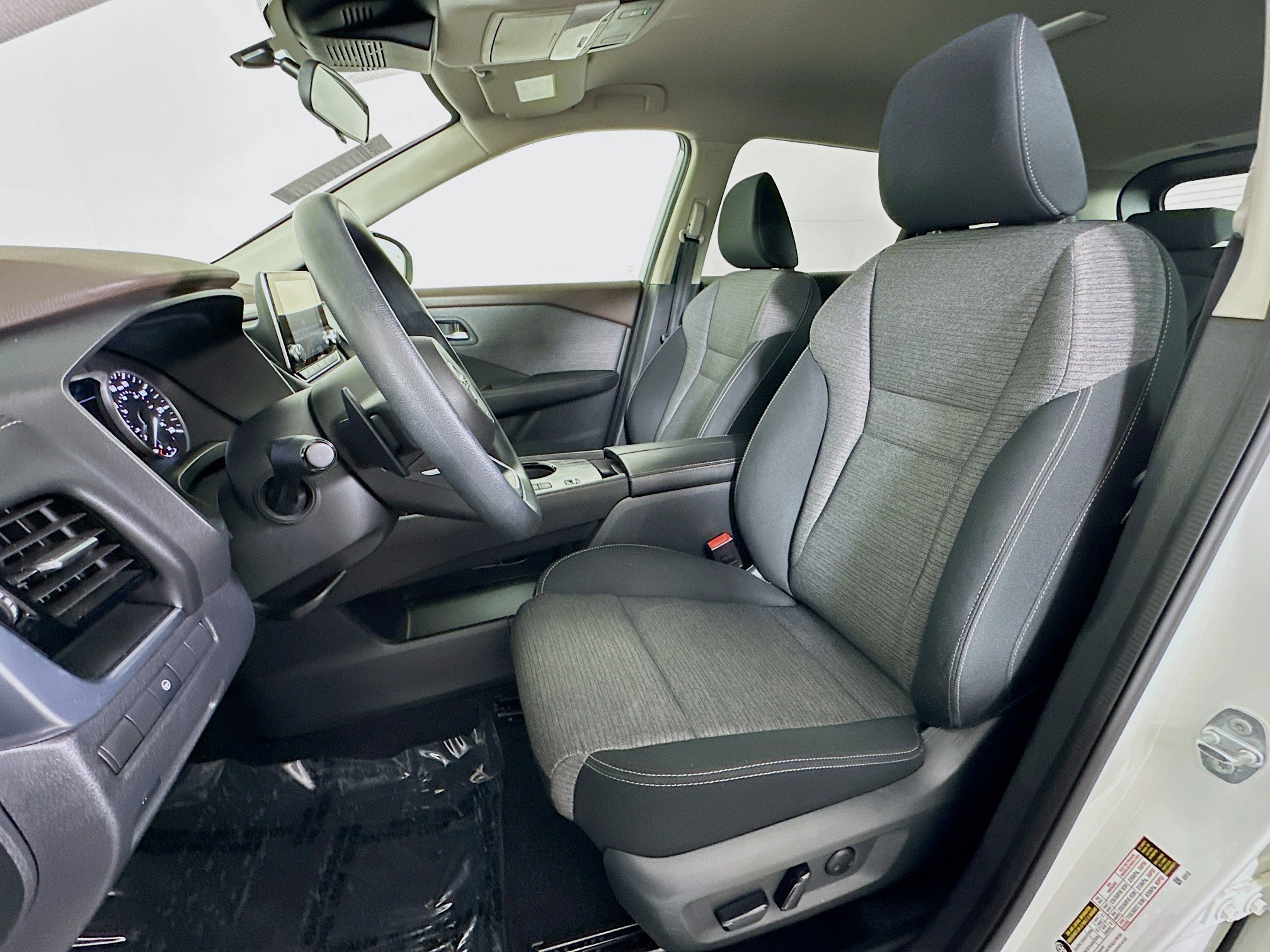 Used 2021 Nissan Rogue SV image 12