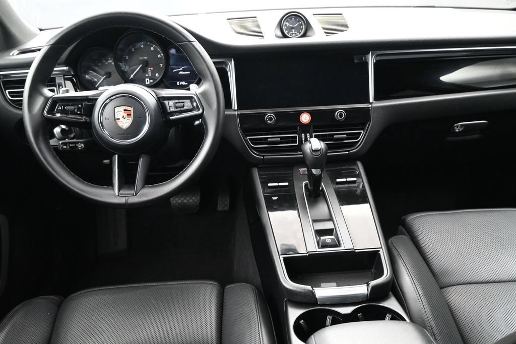 Used 2023 Porsche Macan AWD/4WD image 8