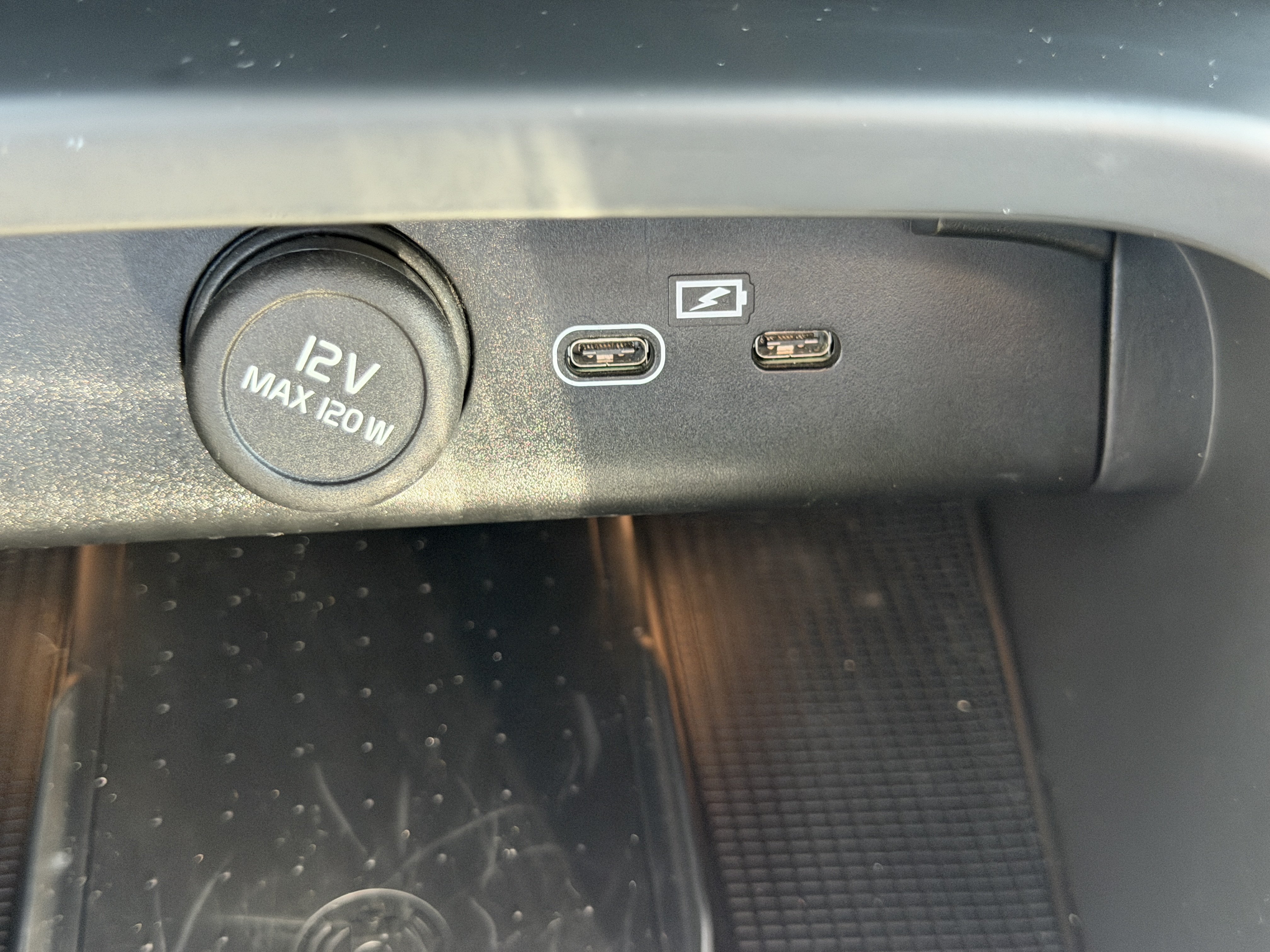 Certified 2023 Volvo C40 Recharge Core AWD/4WD image 22