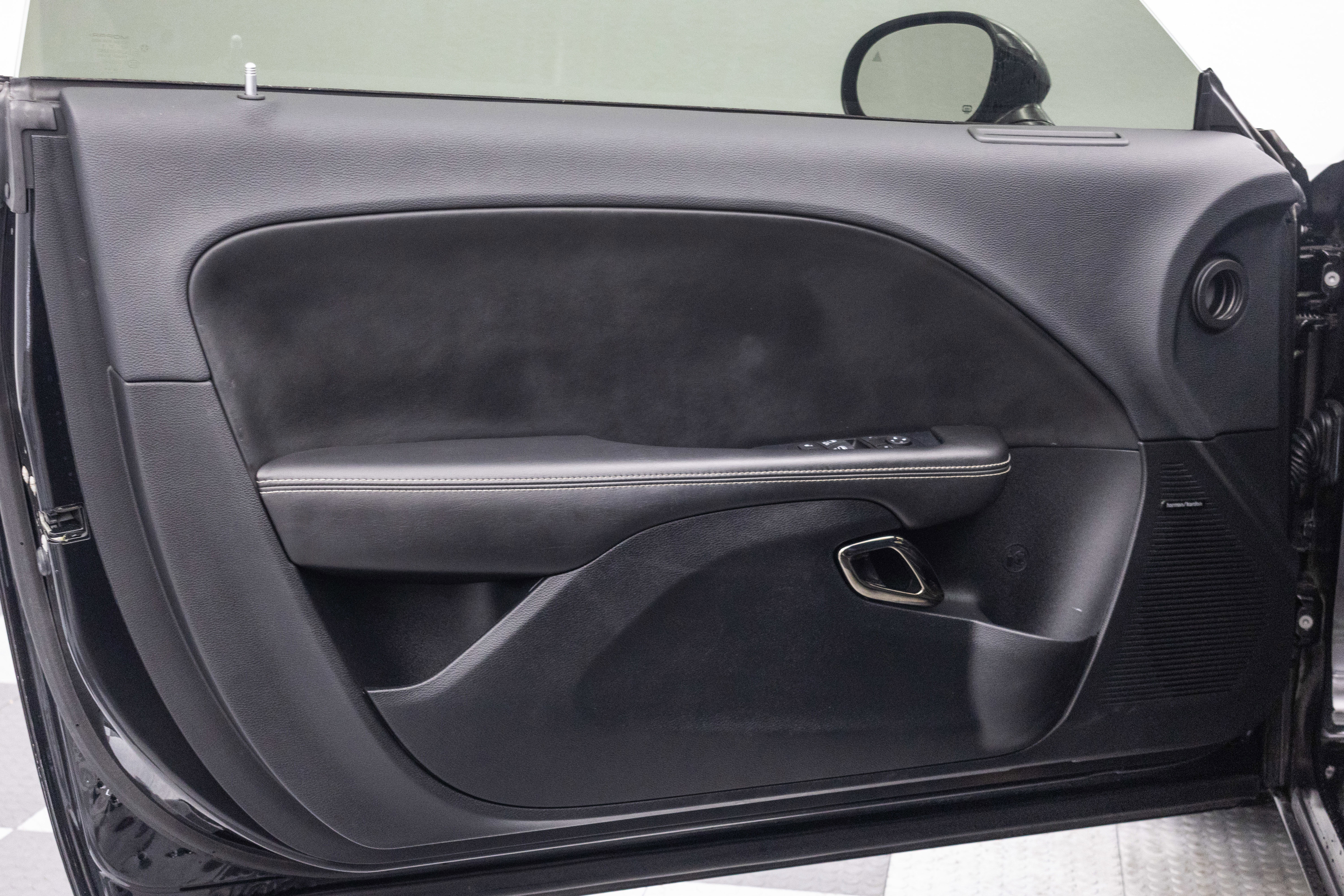 Used 2015 Dodge Challenger SRT Hellcat image 28