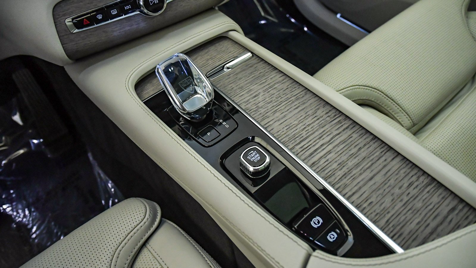 Certified 2023 Volvo XC90 T8 Ultimate image 26