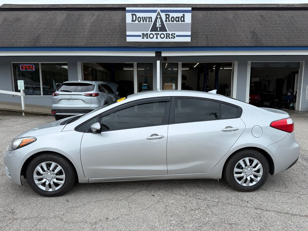 Used 2016 Kia Forte LX w/ LX Popular Package FWD image 2