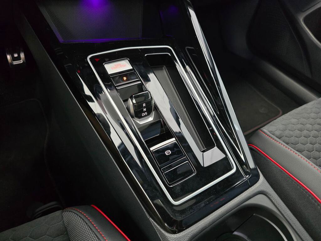 New 2026 Volkswagen GTI SE FWD image 30