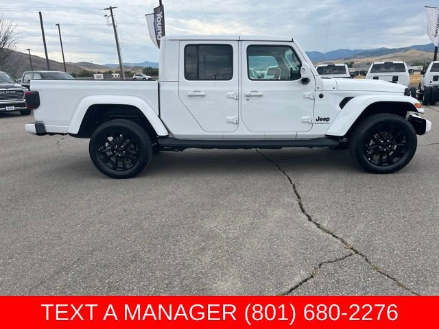 Used 2023 Jeep Gladiator Overland AWD/4WD image 2