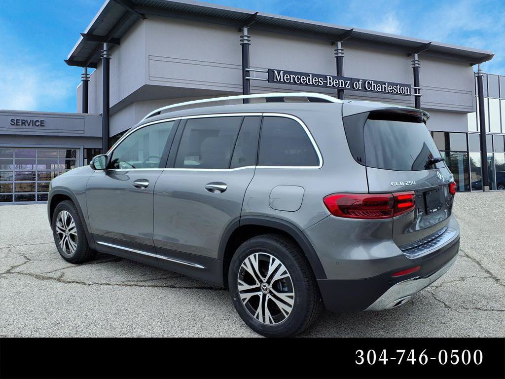 Used 2026 Mercedes-Benz GLB 250 4MATIC image 5