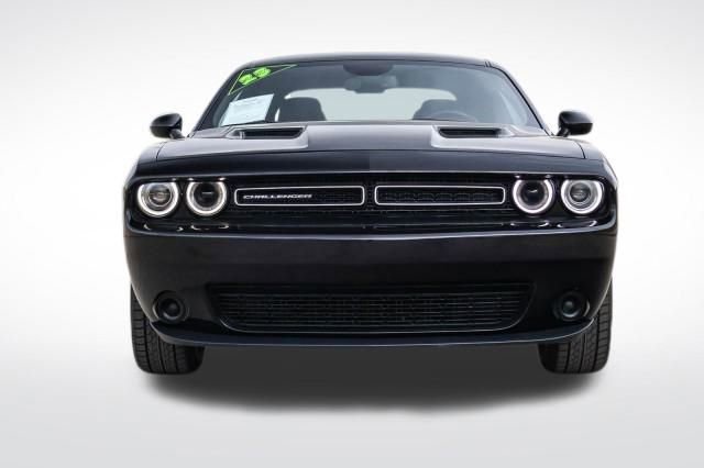Used 2023 Dodge Challenger SXT image 2