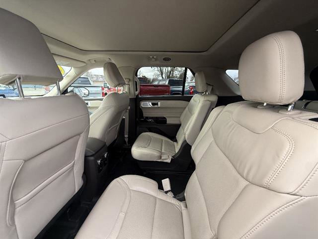 Used 2022 Ford Explorer Platinum w/ Equipment Group 601A image 26