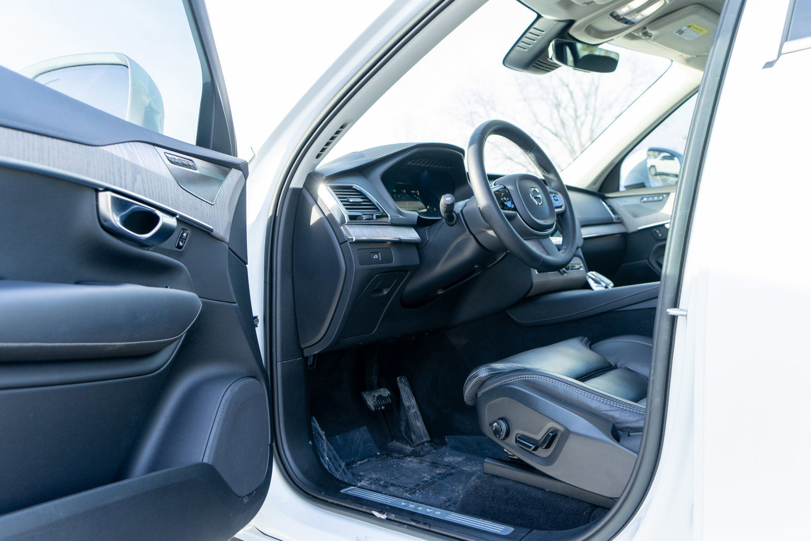 Used 2023 Volvo XC90 B6 Ultimate image 14