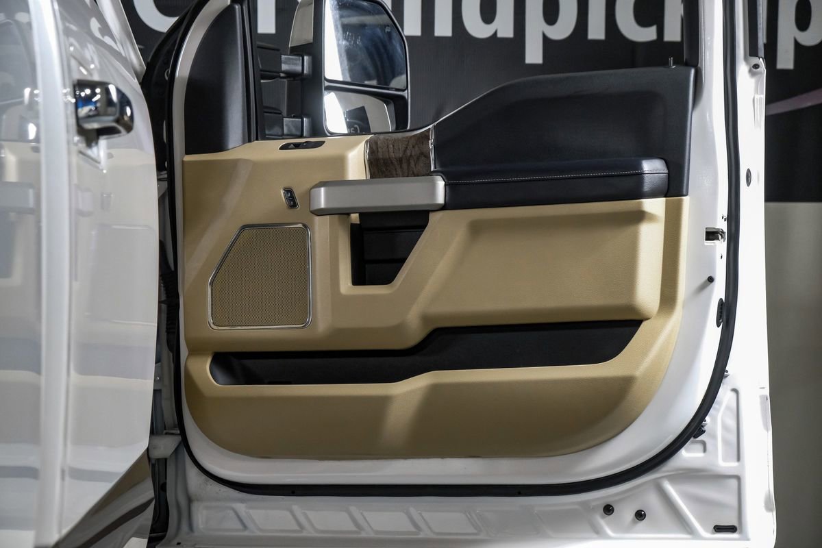 Used 2017 Ford F250 Lariat w/ Chrome Package image 34