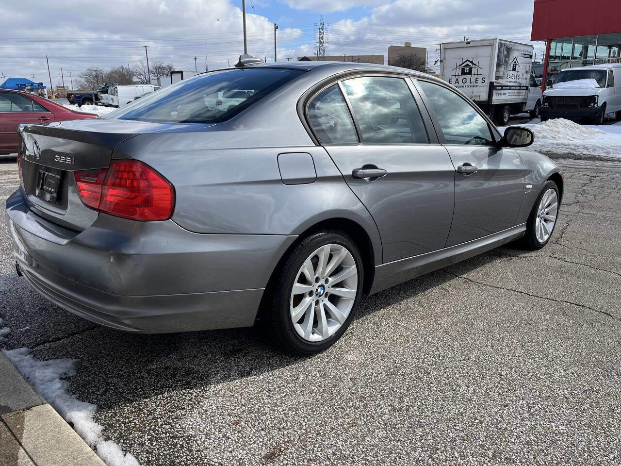 Used 2011 BMW 328i xDrive Sedan image 4