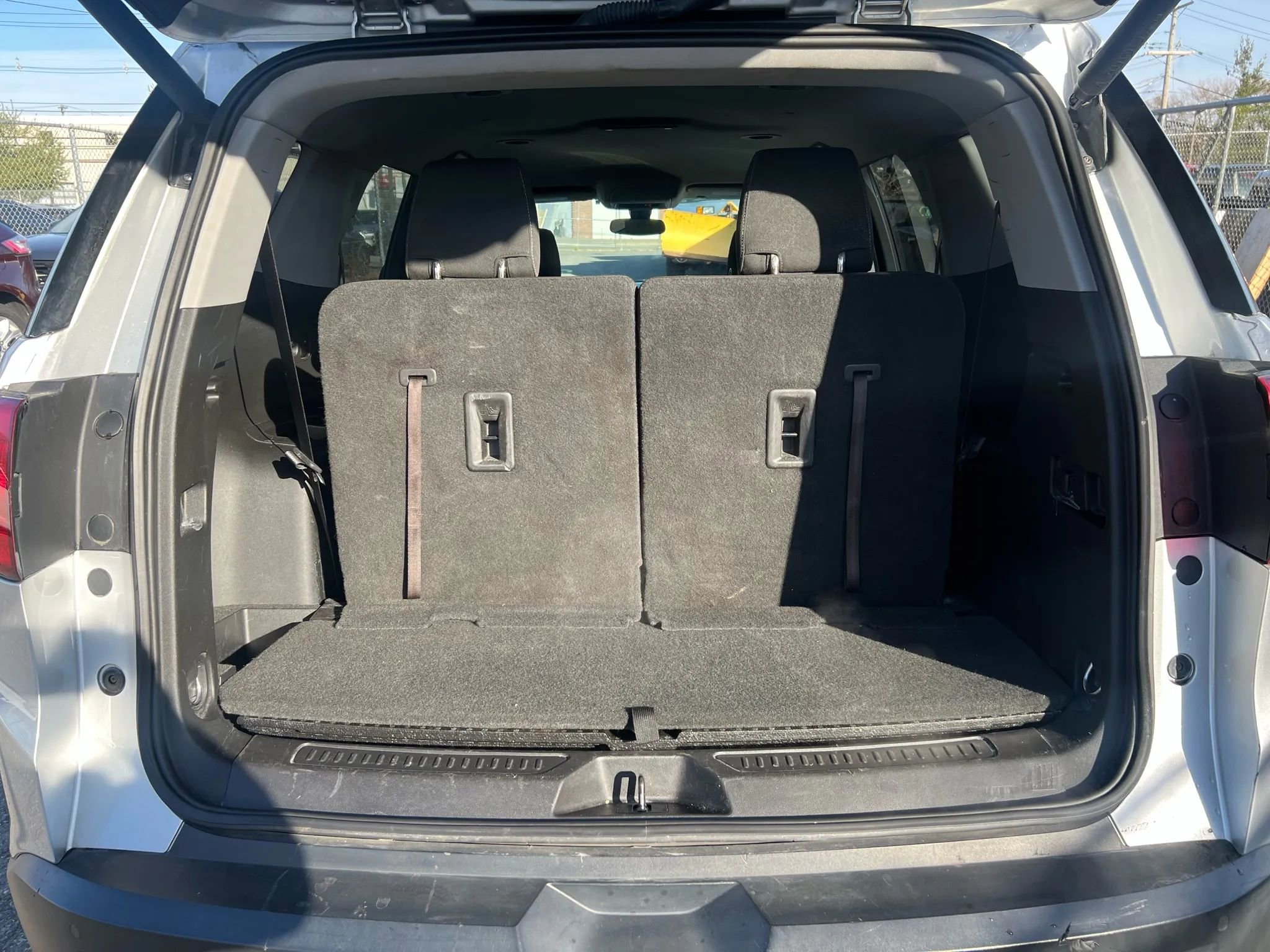 Used 2018 GMC Acadia SLE w/ Driver Alert Package I FWD image 10
