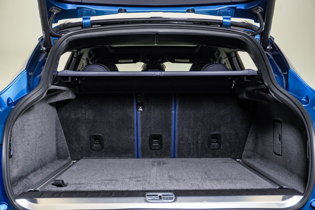 New 2025 Aston Martin DBX 707 image 32