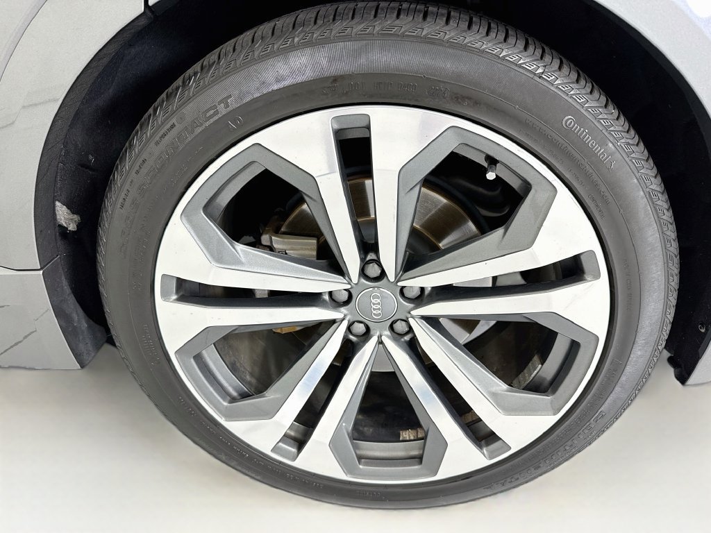 Used 2020 Audi Q8 Premium Plus w/ Premium Plus Package AWD/4WD image 30