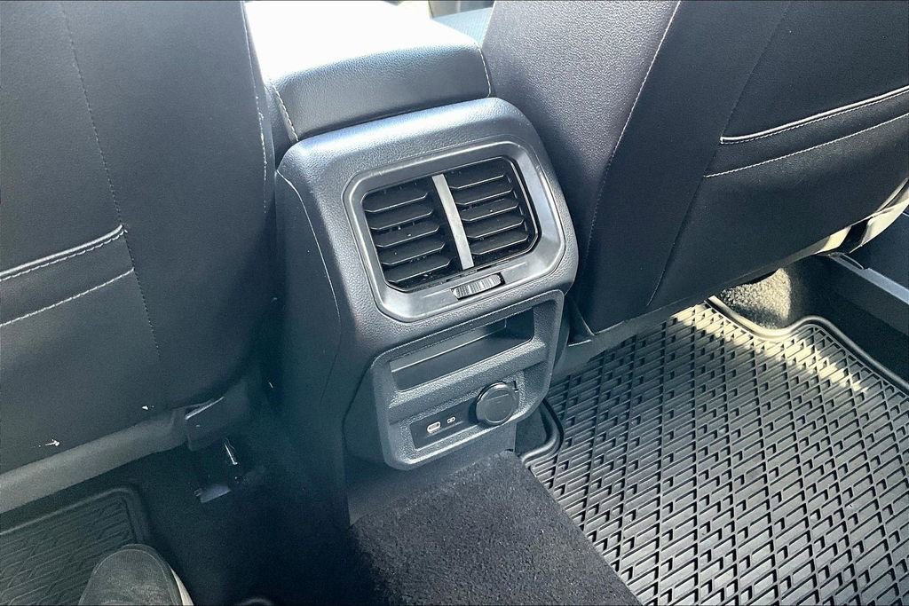 Used 2022 Volkswagen Tiguan SEL R-Line AWD/4WD image 11