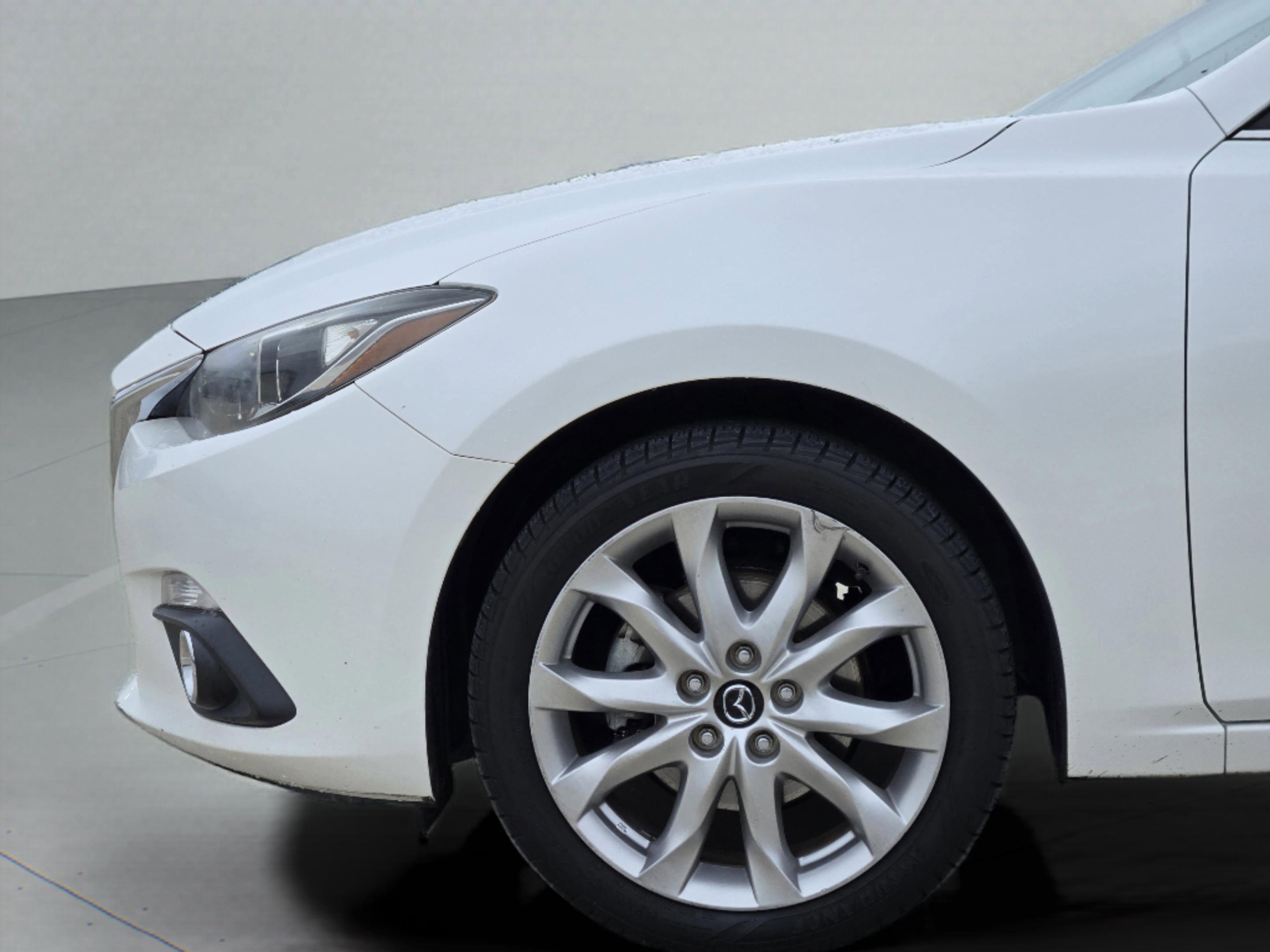 Used 2015 MAZDA MAZDA3 s Touring FWD image 29