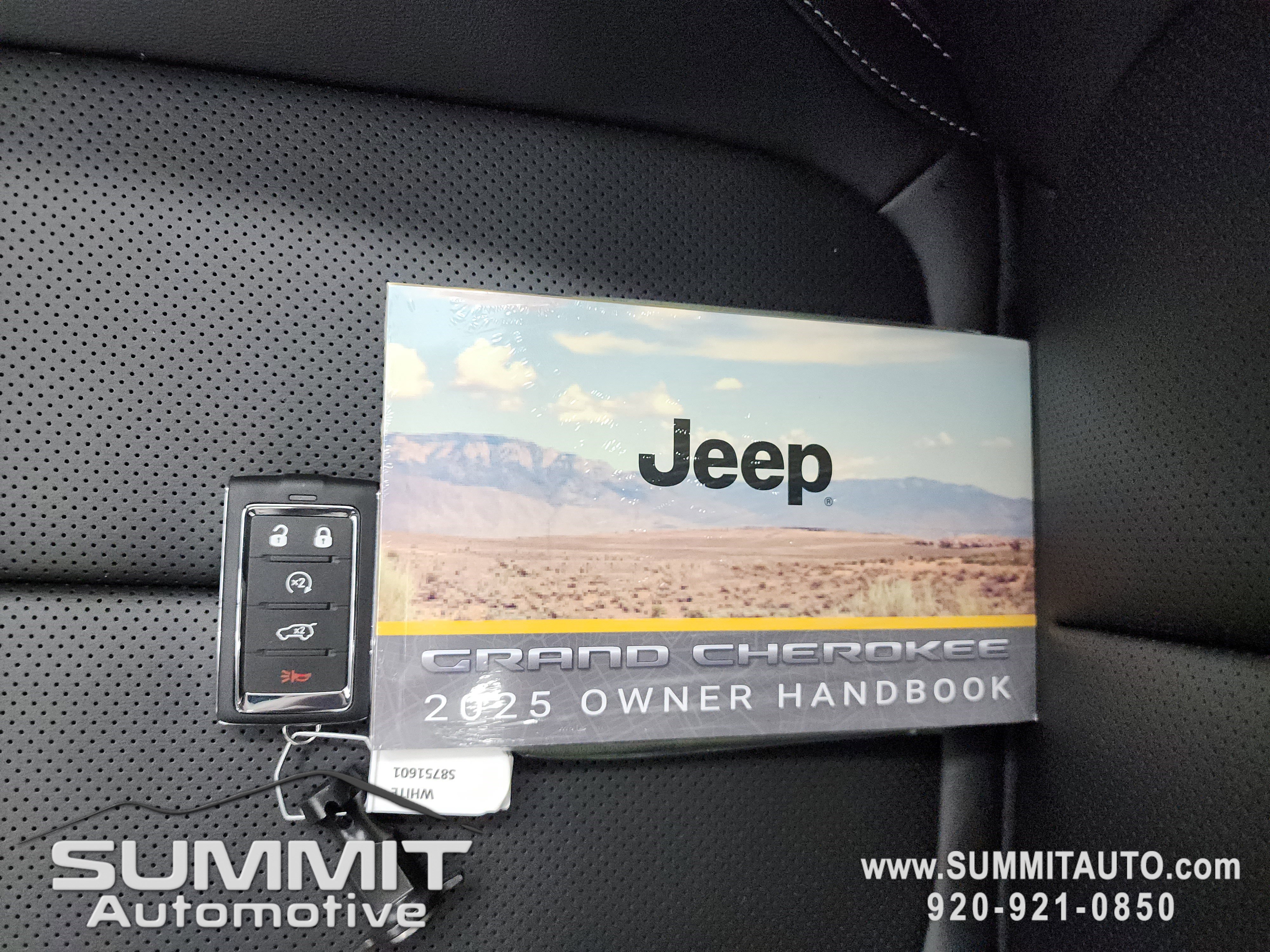 New 2025 Jeep Grand Cherokee Limited w/ Luxury Tech Group II image 70