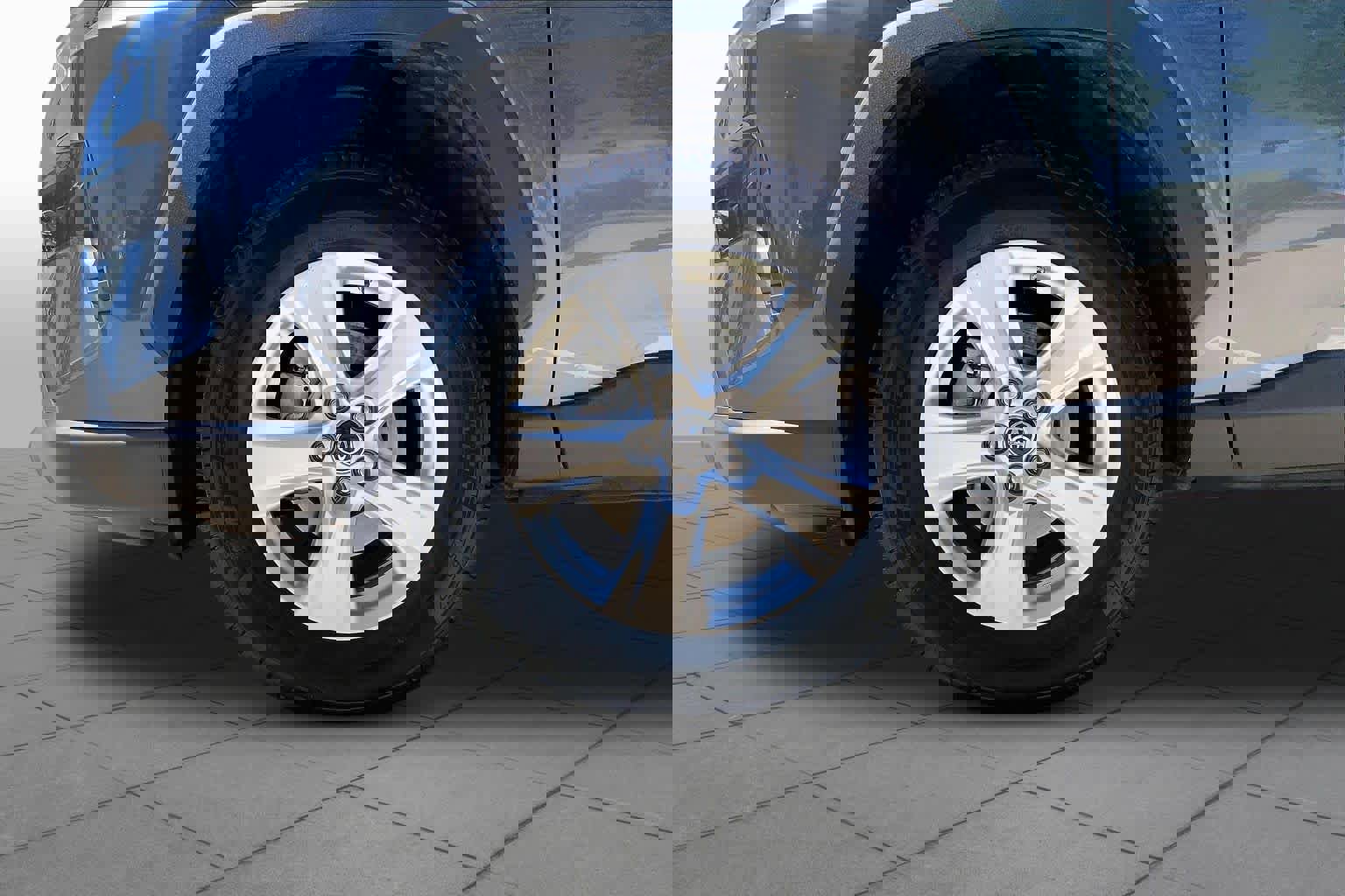 Used 2019 Toyota RAV4 XLE image 11