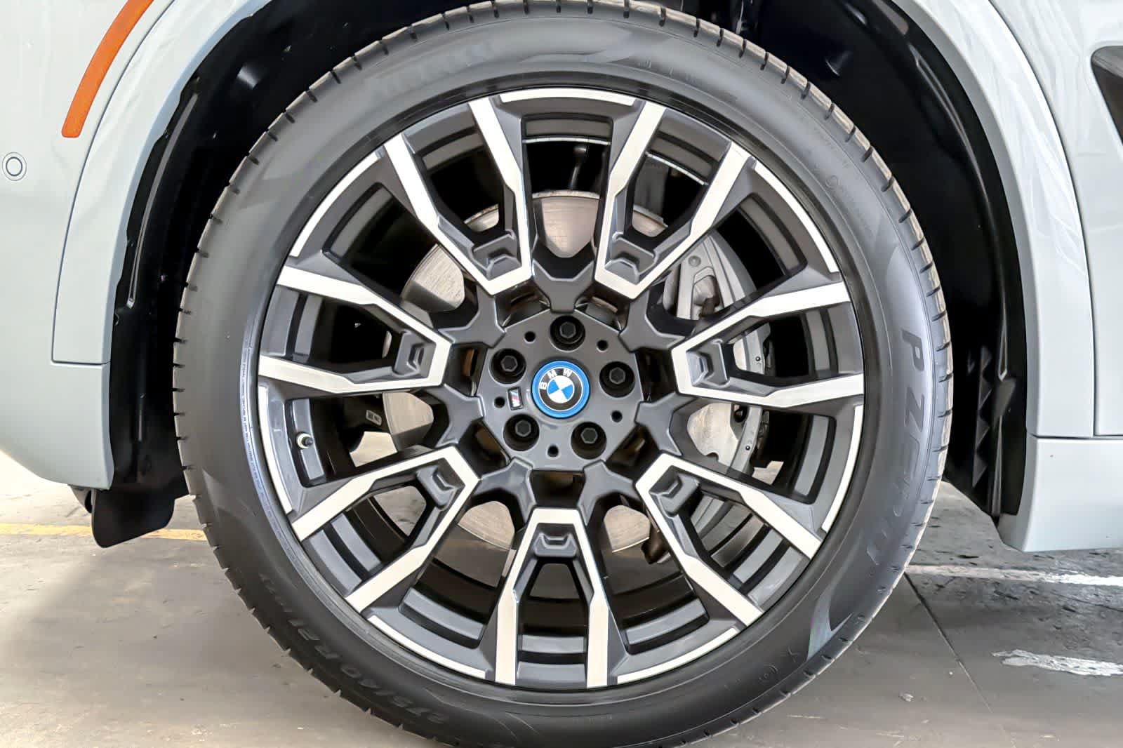 Used 2024 BMW X5 xDrive50e w/ Executive Package AWD/4WD image 27