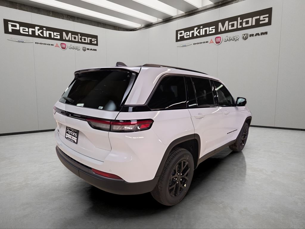 New 2026 Jeep Grand Cherokee Altitude image 5
