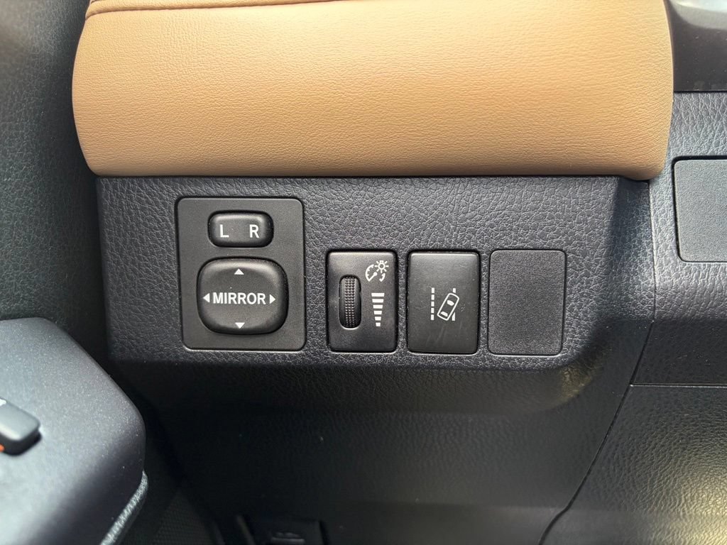 Used 2018 Toyota RAV4 XLE w/ Protection Package AWD/4WD image 28