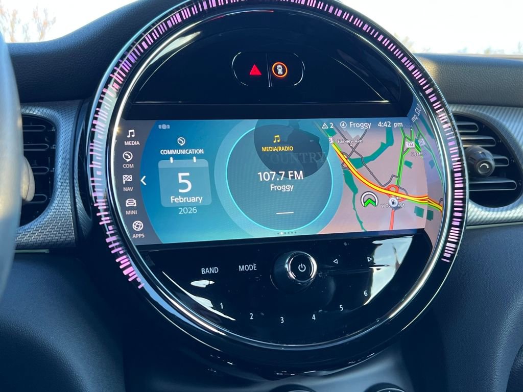 Used 2023 MINI Cooper Classic w/ Signature Upholstery Package image 21