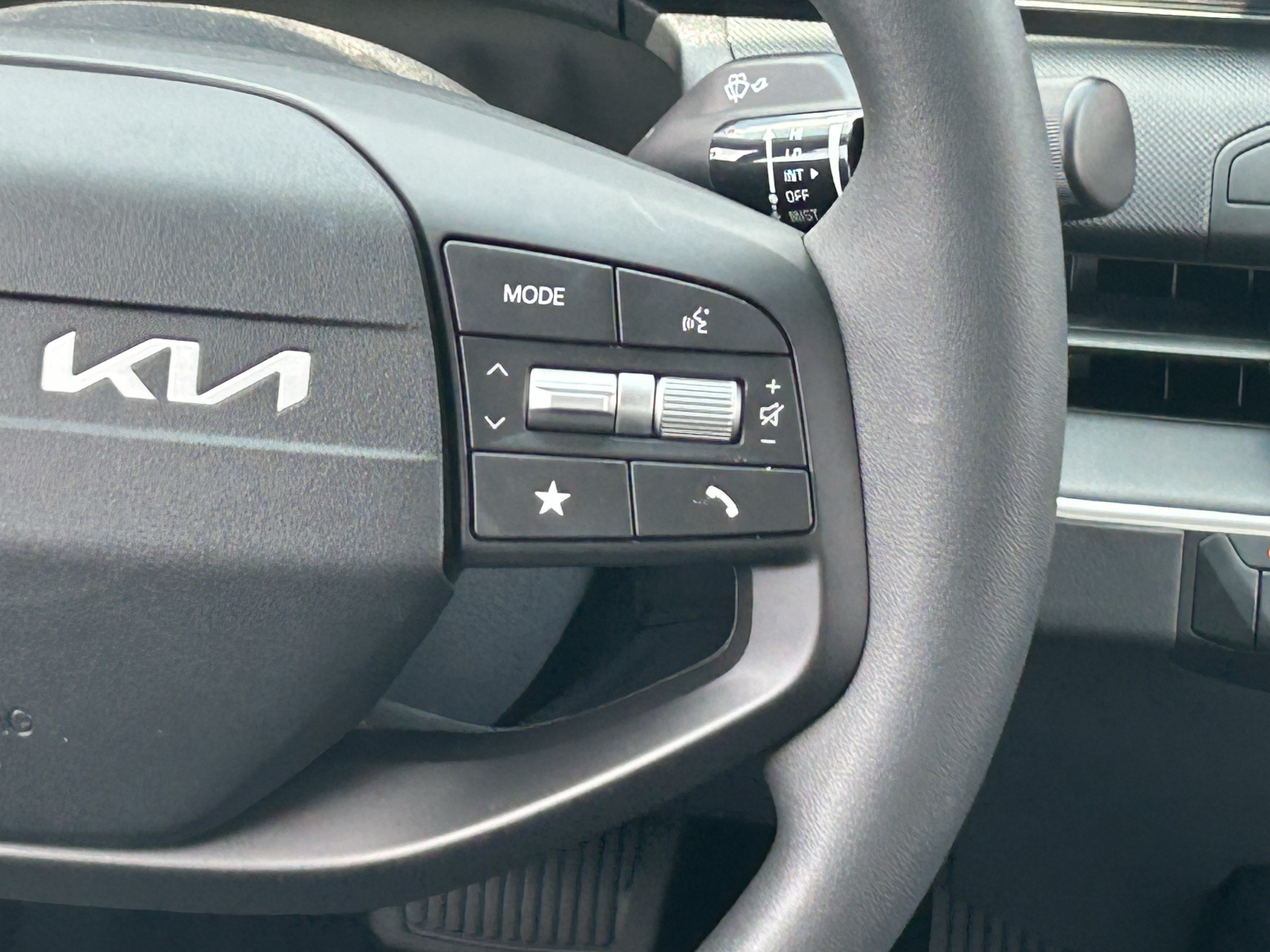 New 2026 Kia K4 FWD image 19