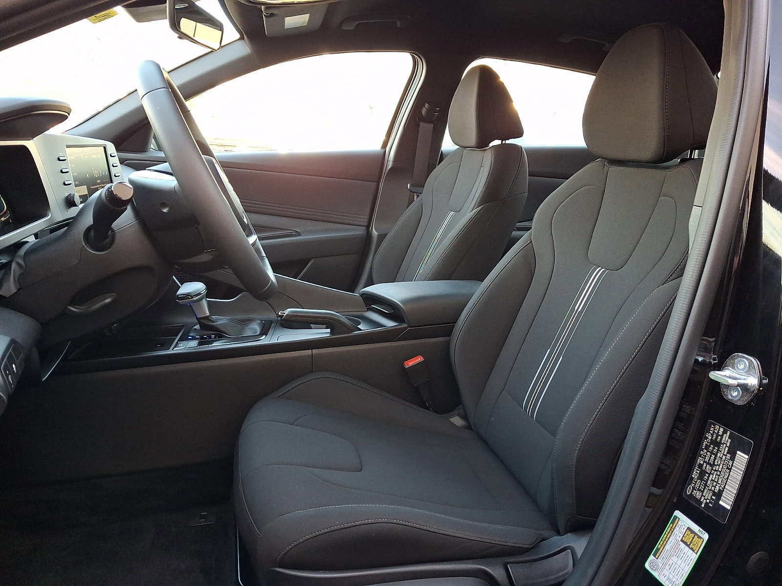 Certified 2025 Hyundai Elantra Sport FWD image 13