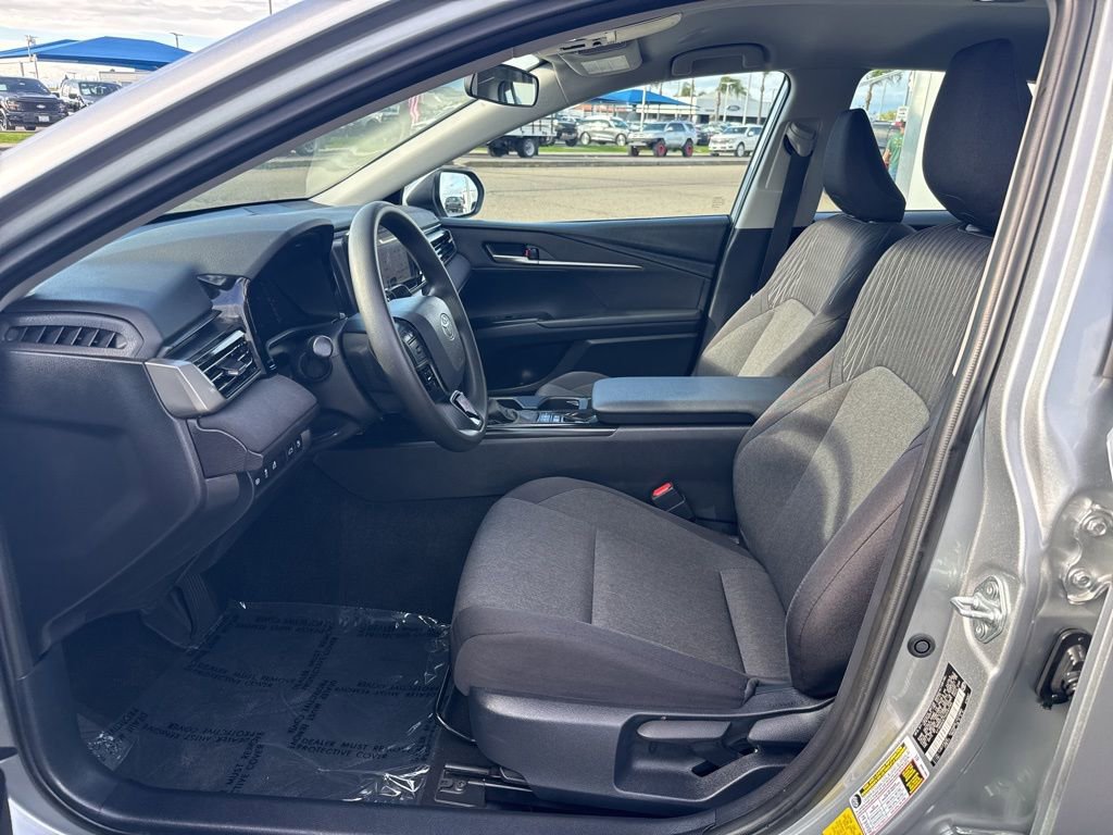 Used 2025 Toyota Camry LE image 19