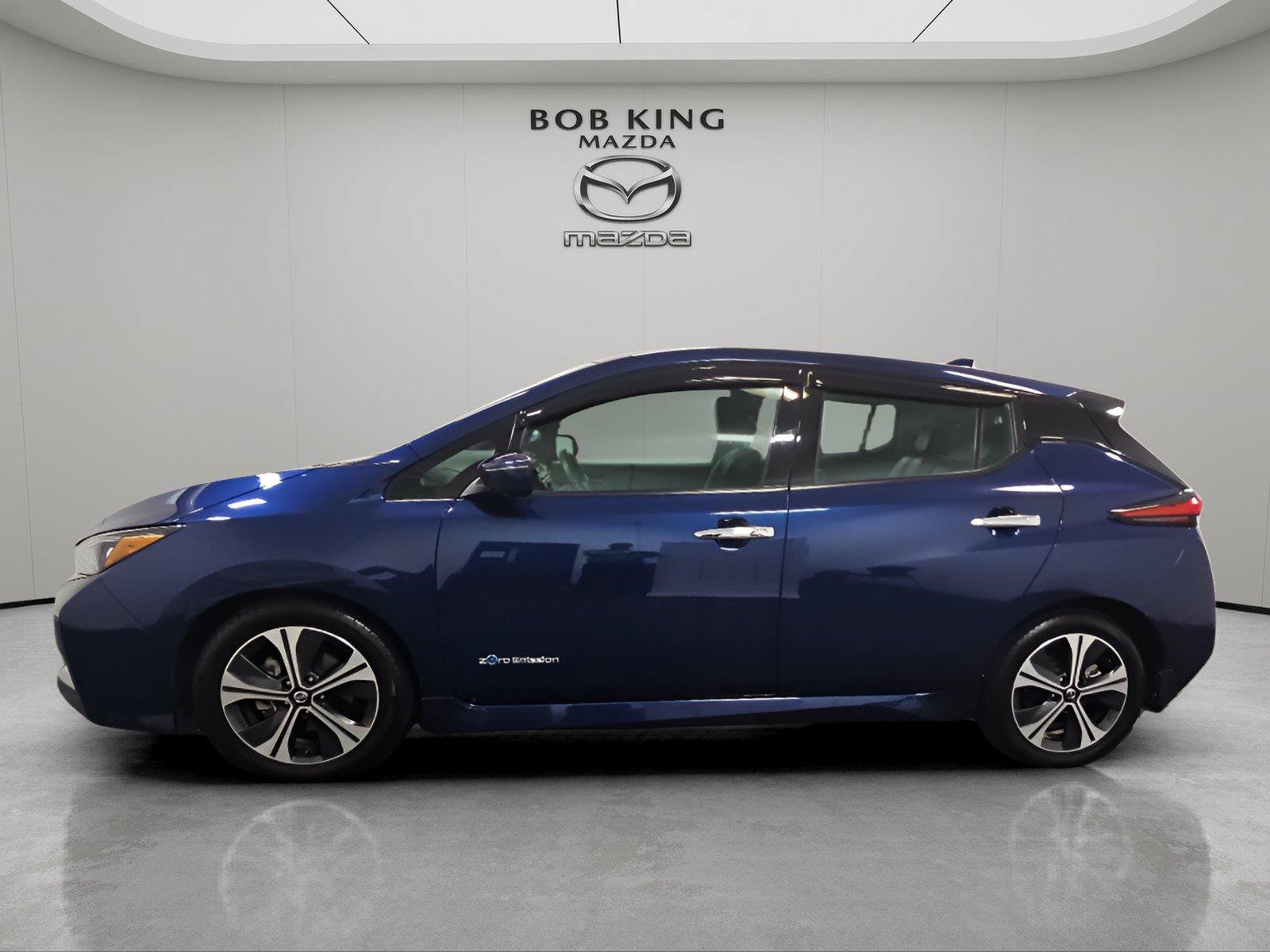 Used 2018 Nissan Leaf SL w/ SL Technology Package FWD image 2