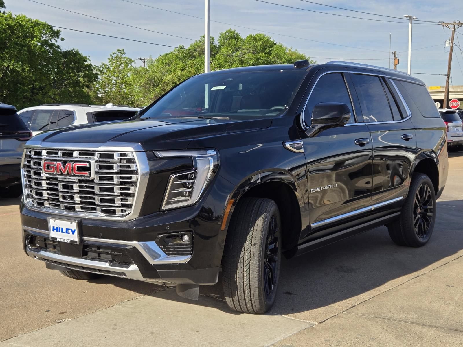 New 2026 GMC Yukon Denali w/ Sun & Power Step Package AWD/4WD image 2